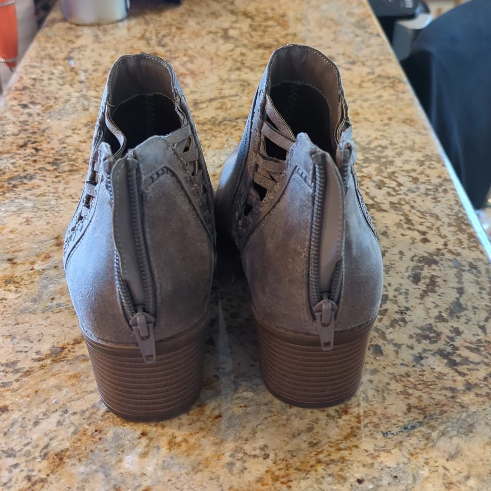 Booties - Picture 3 of 4